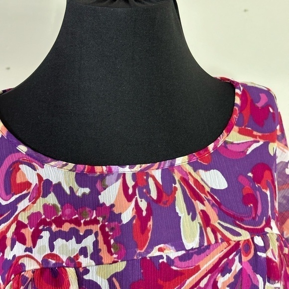 ANA sz med top sheer fuller style. In a colorful spring style - Picture 2 of 14